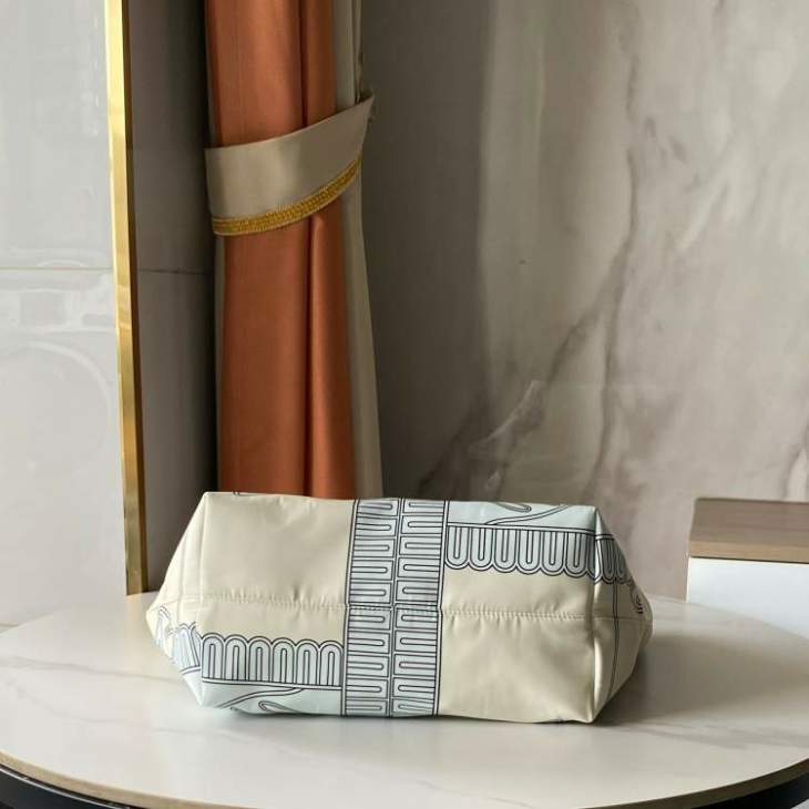Picture of Tory Burch Handbags _SKUfw237707722fw